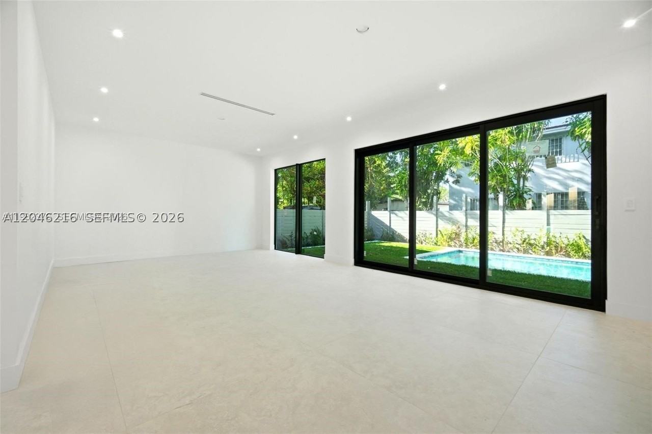 3545 Florida Ave - Photo 6 of 10