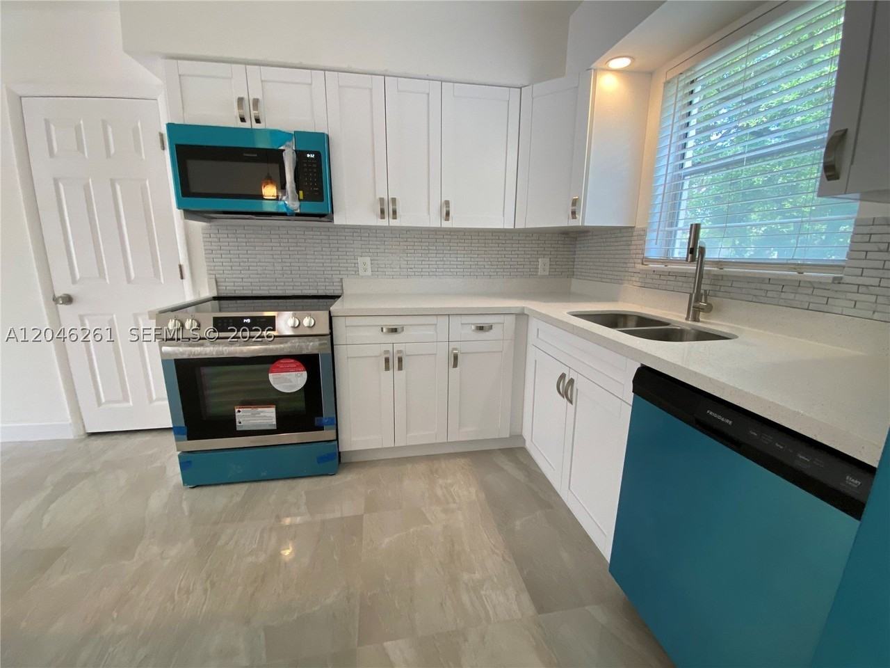 601 Se 5th Ct #208 - Photo 2 of 29