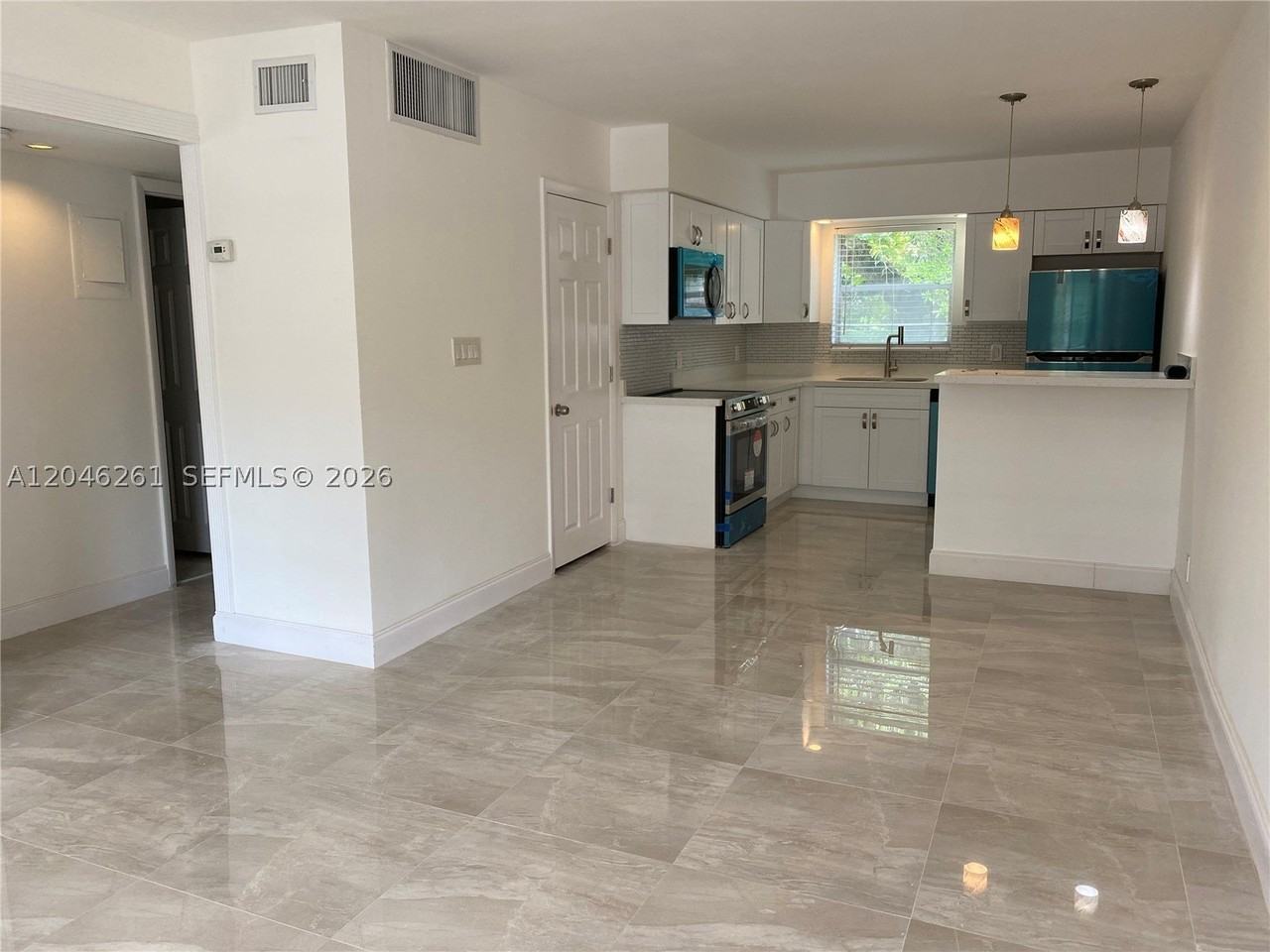 601 Se 5th Ct #208 - Photo 4 of 29