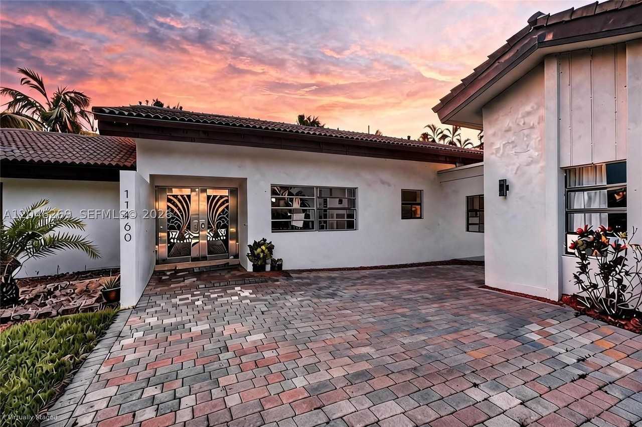 11460 Sw 1st Ct - Photo 4 of 33