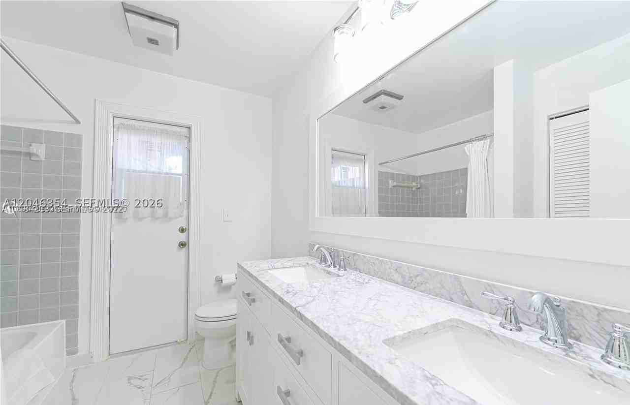 9612 Sw 117th Ave #9612 - Photo 5 of 14