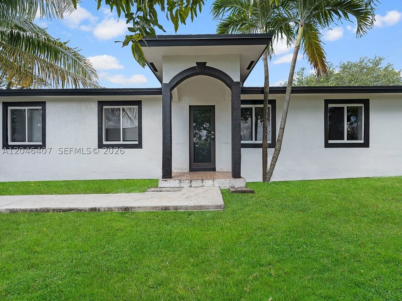 26650 Sw 138th Ct #26652 - Photo 2 of 20