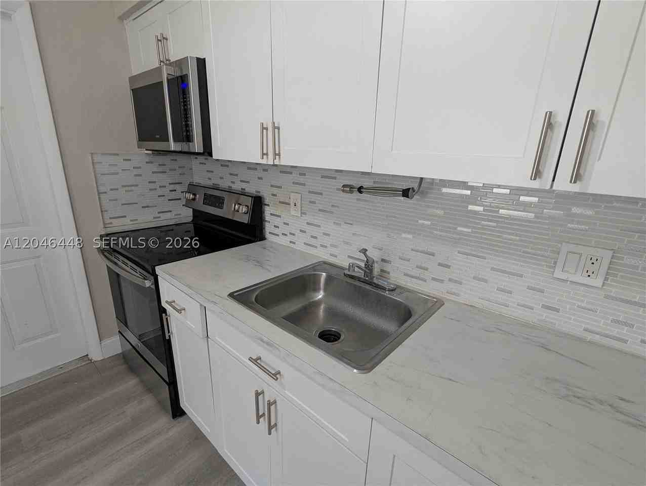 2300 Douglas St #1 - Photo 6 of 14