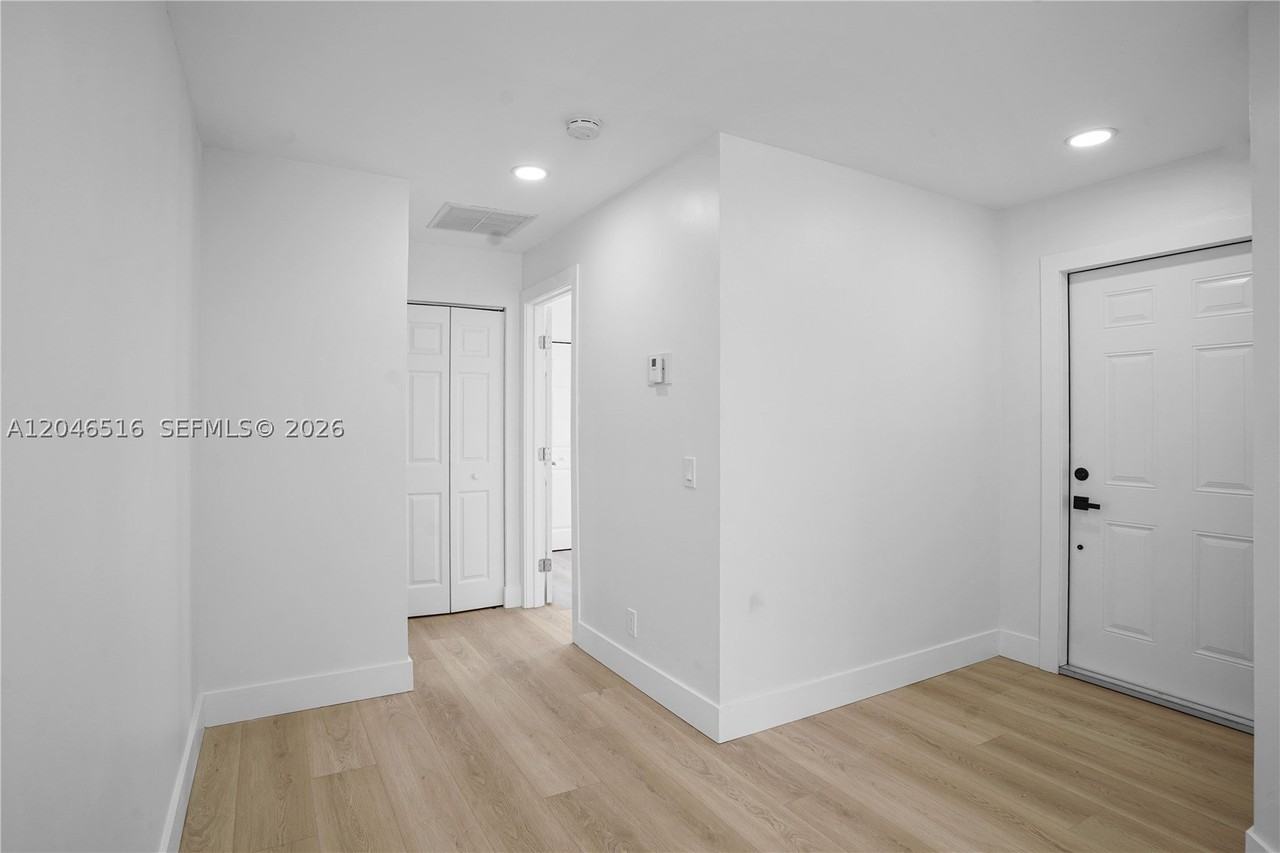 9354 Arborwood Cir #9354 - Photo 7 of 18
