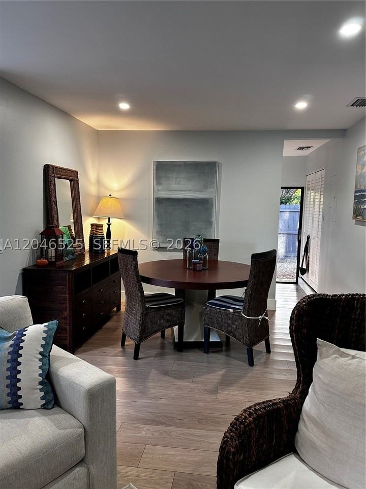 3793 Sw 28th St #3793 - Photo 5 of 12