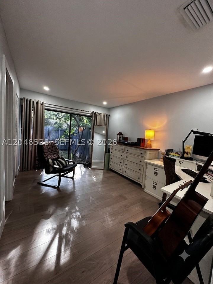 3793 Sw 28th St #3793 - Photo 7 of 12