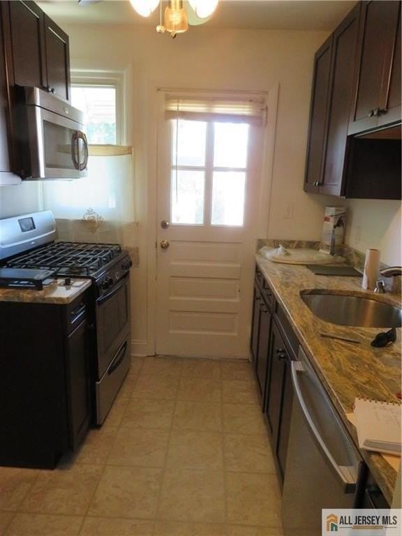 52 Avenel St - Photo 6 of 15