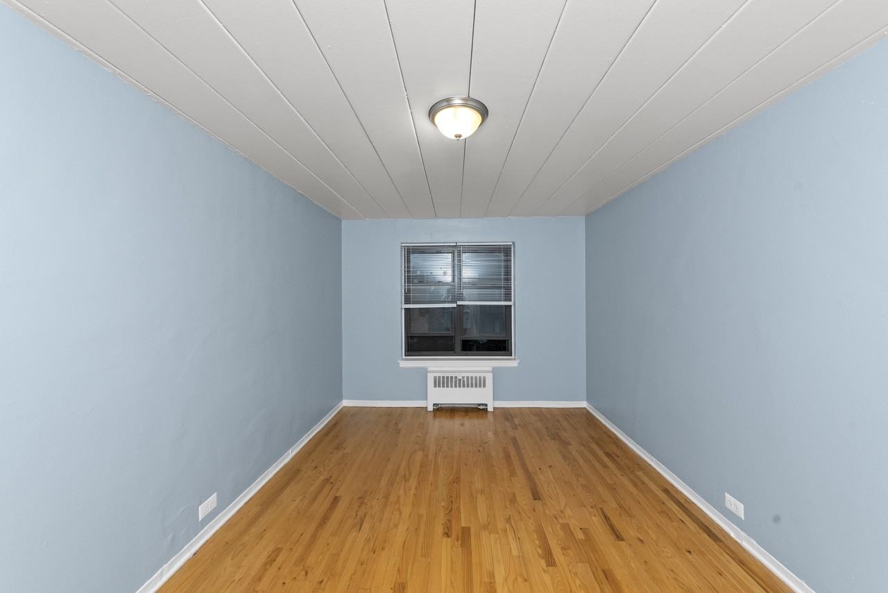 1360 W Touhy Ave #102 - Photo 3 of 10