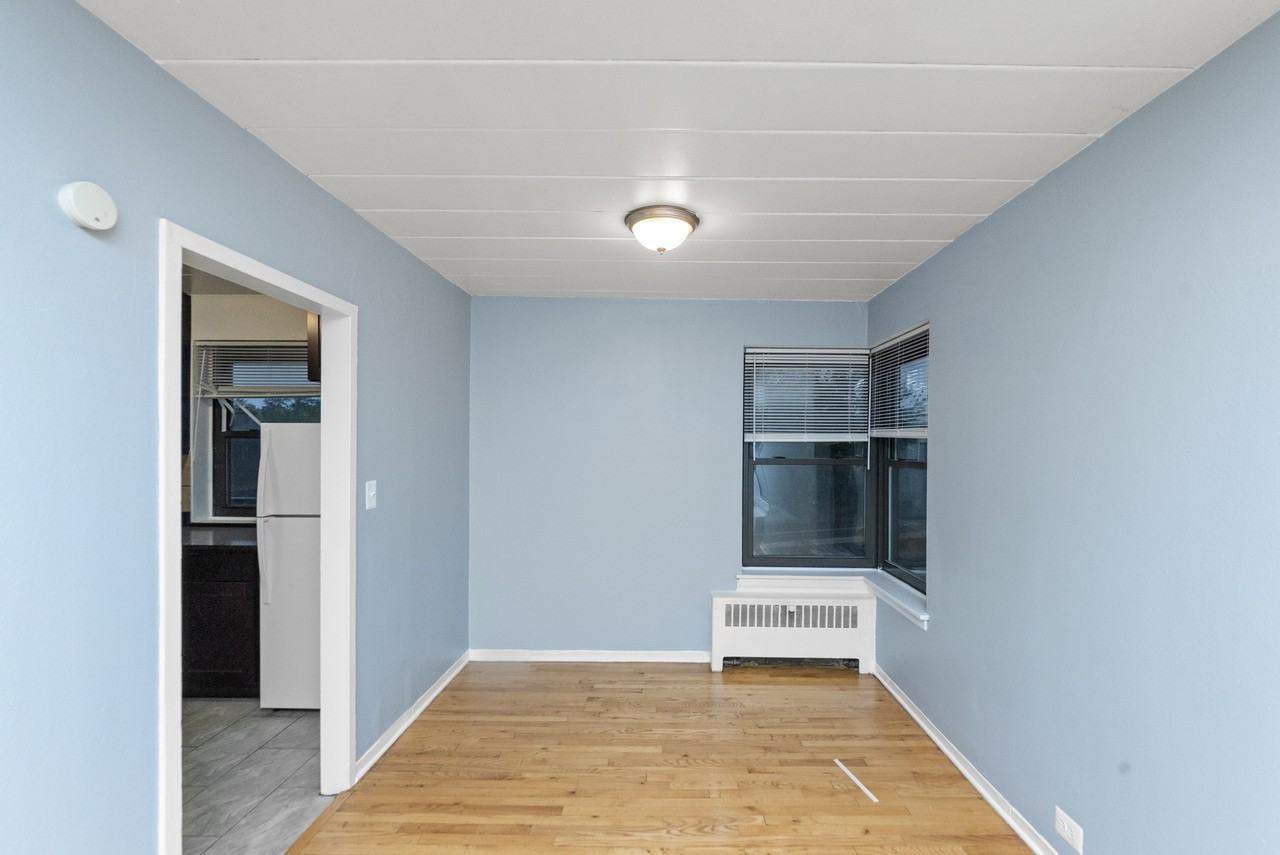 1360 W Touhy Ave #102 - Photo 6 of 10