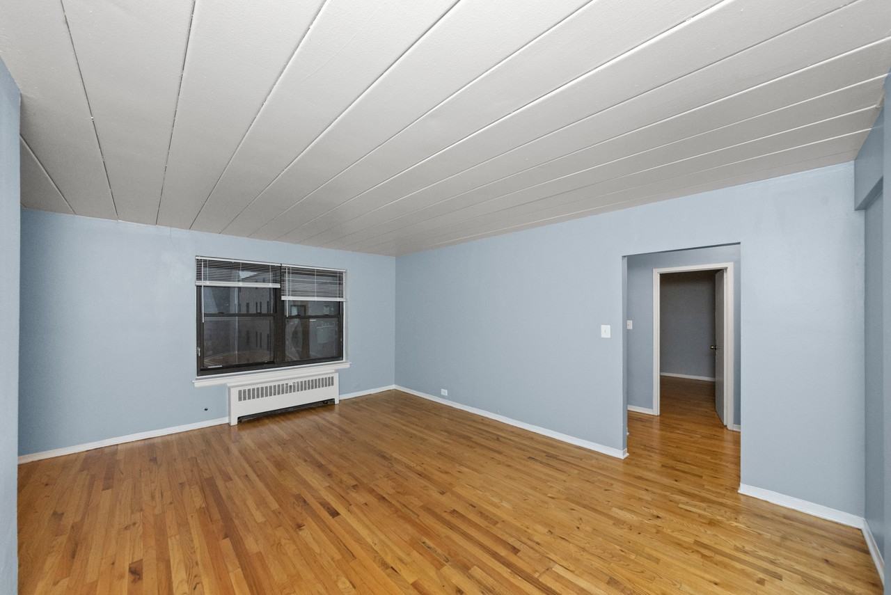 1360 W Touhy Ave #102 - Photo 7 of 10