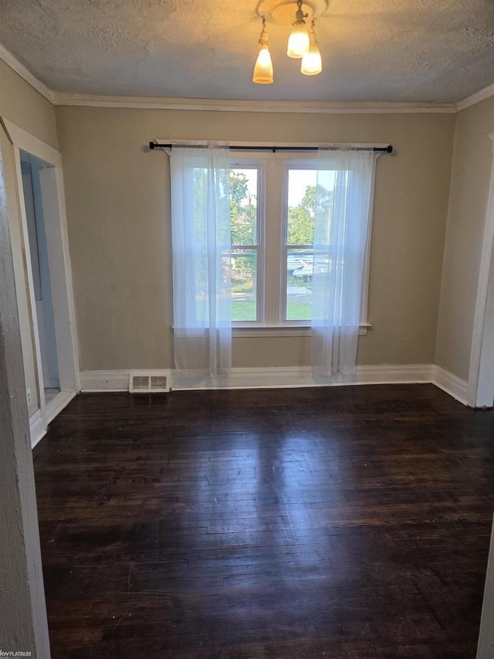 9405 Navarre St - Photo 2 of 7