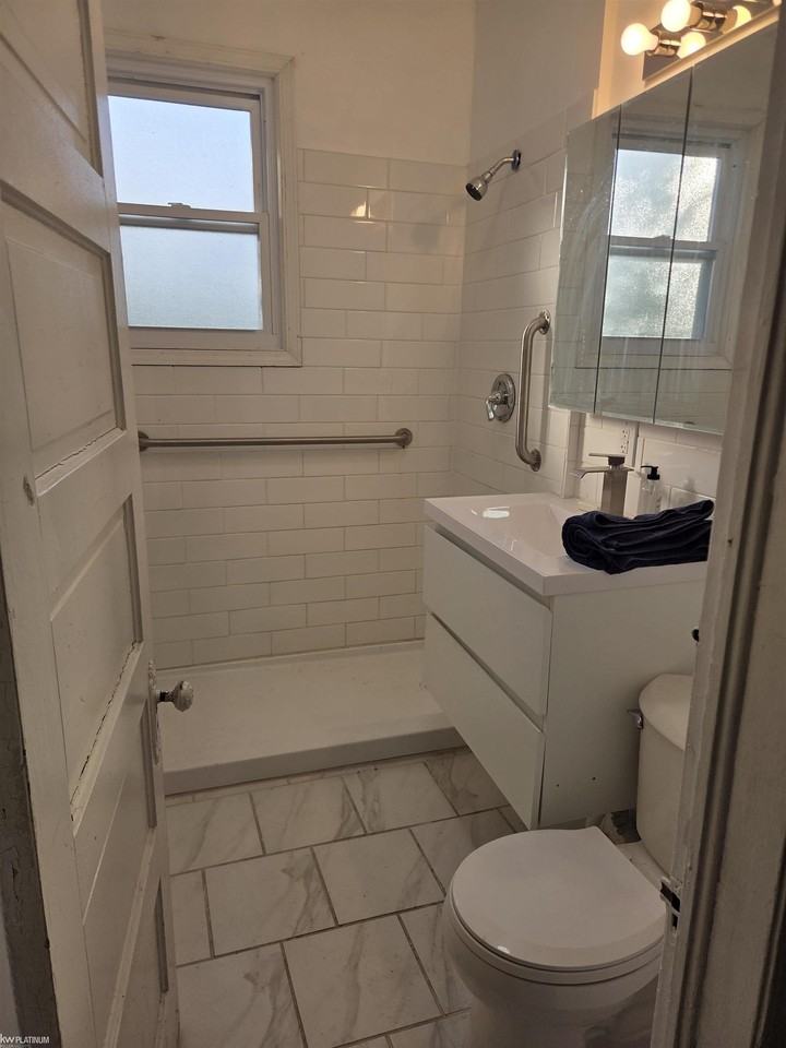 9405 Navarre St - Photo 5 of 7