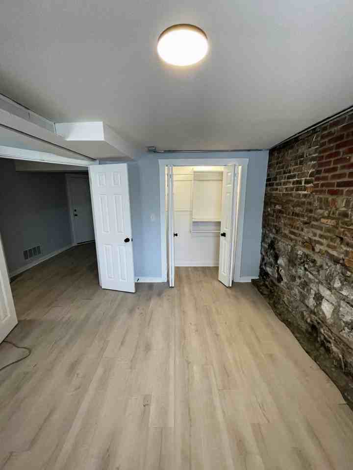 914 N California Ave #CH1 - Photo 7 of 8