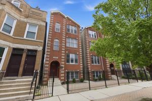 featured image of 2033 W Huron St #3
