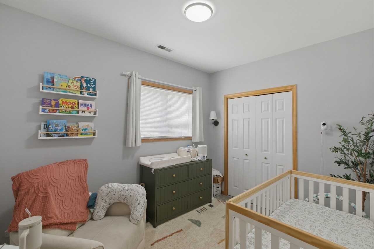 2033 W Huron St #3 - Photo 7 of 11