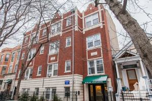 featured image of 2827 N Burling St #01