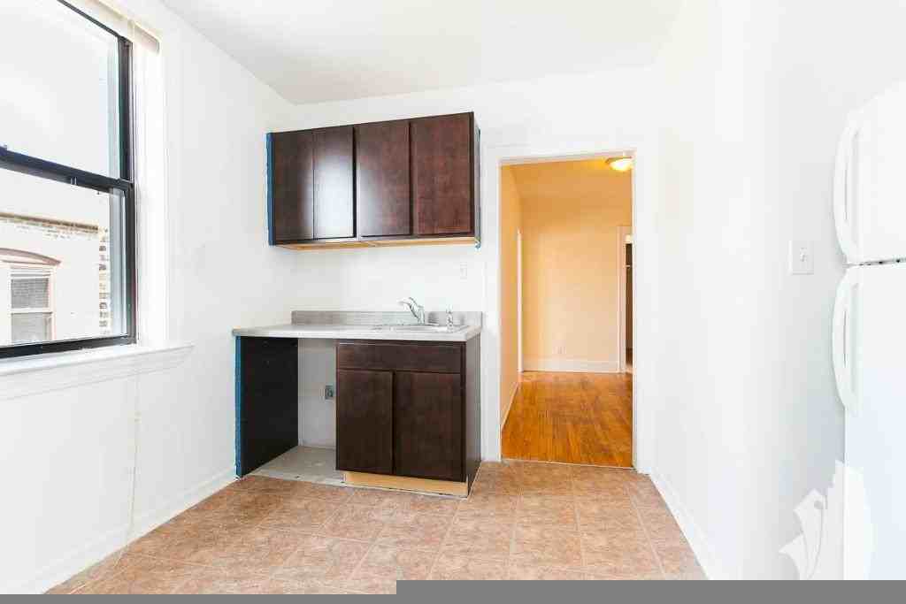 2330 N Spaulding Ave #2332-1A - Photo 4 of 7