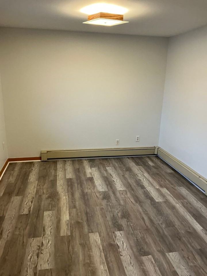 800 Civic Center Drive - Photo 7 of 7