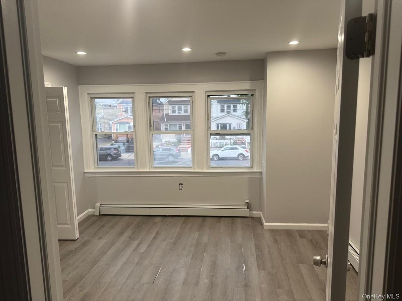 9050 Francis Lewis Blvd - Photo 4 of 8