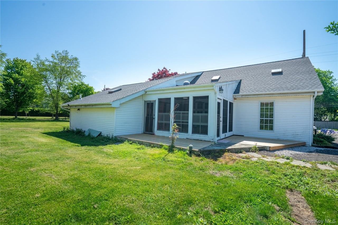 24435 Main Rd - Photo 2 of 15