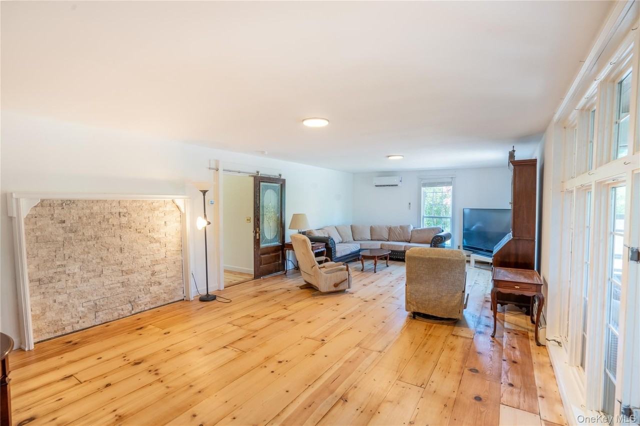 24435 Main Rd - Photo 7 of 15