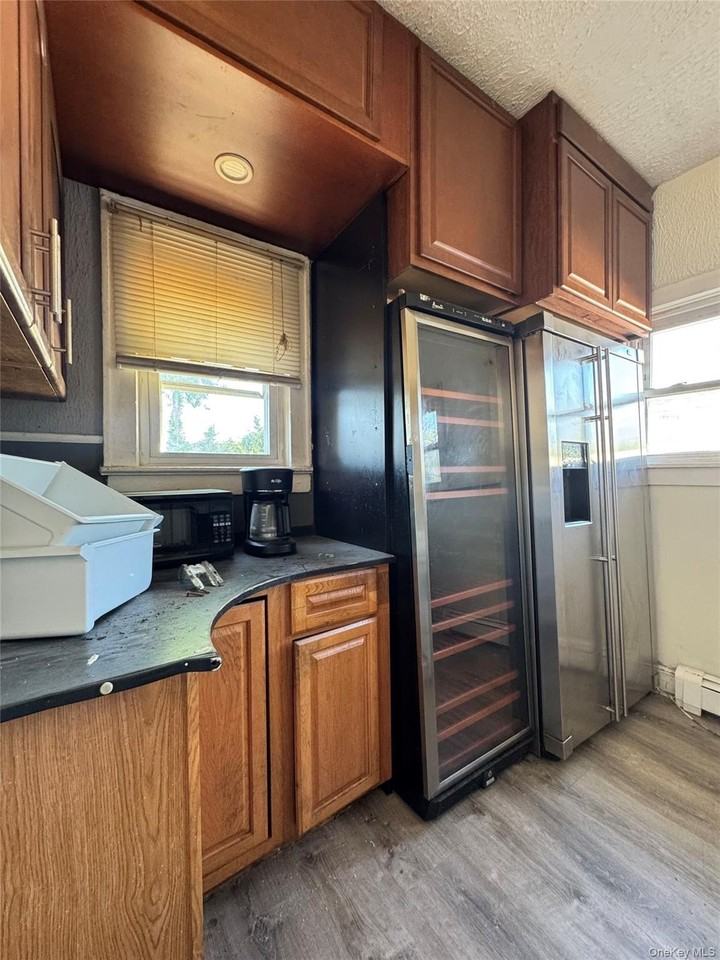 64 Sprague Ave - Photo 5 of 29