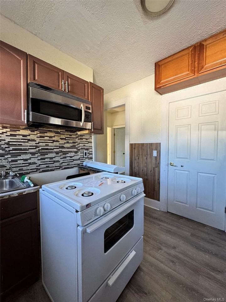 64 Sprague Ave - Photo 6 of 29