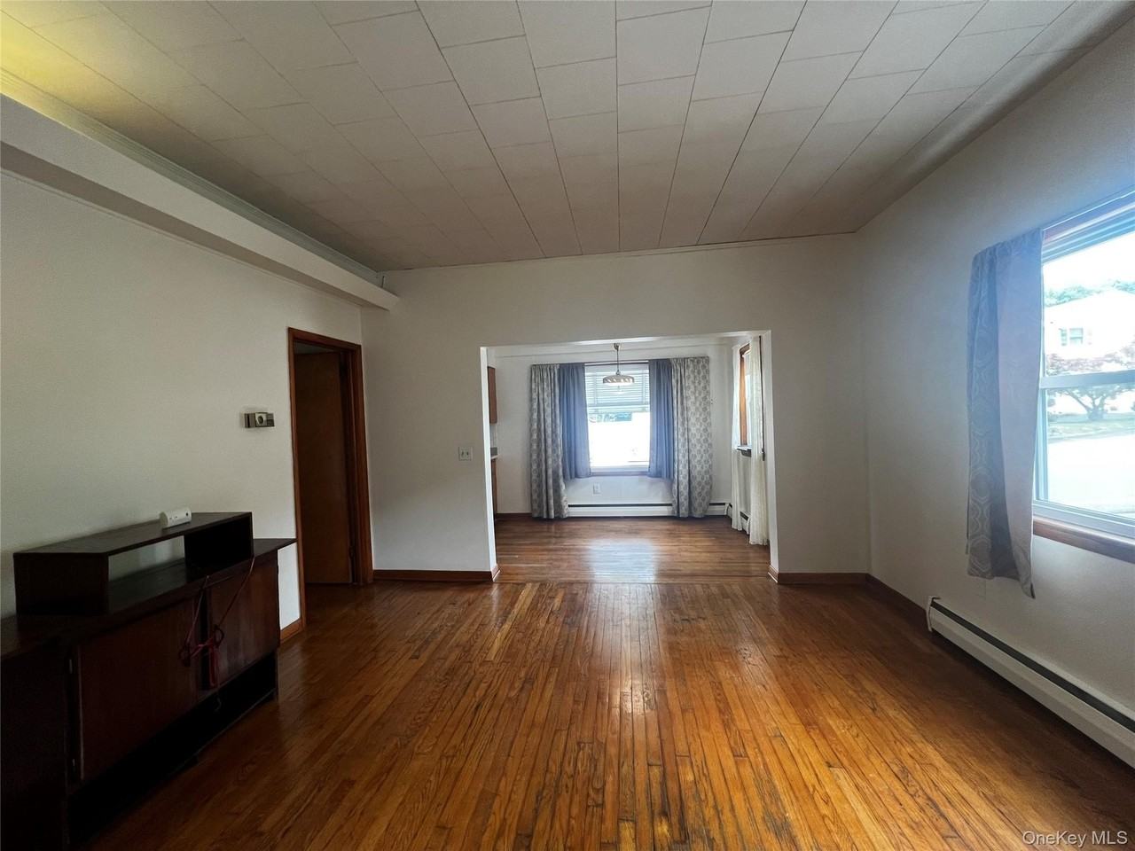105 Cedar Ave - Photo 5 of 11