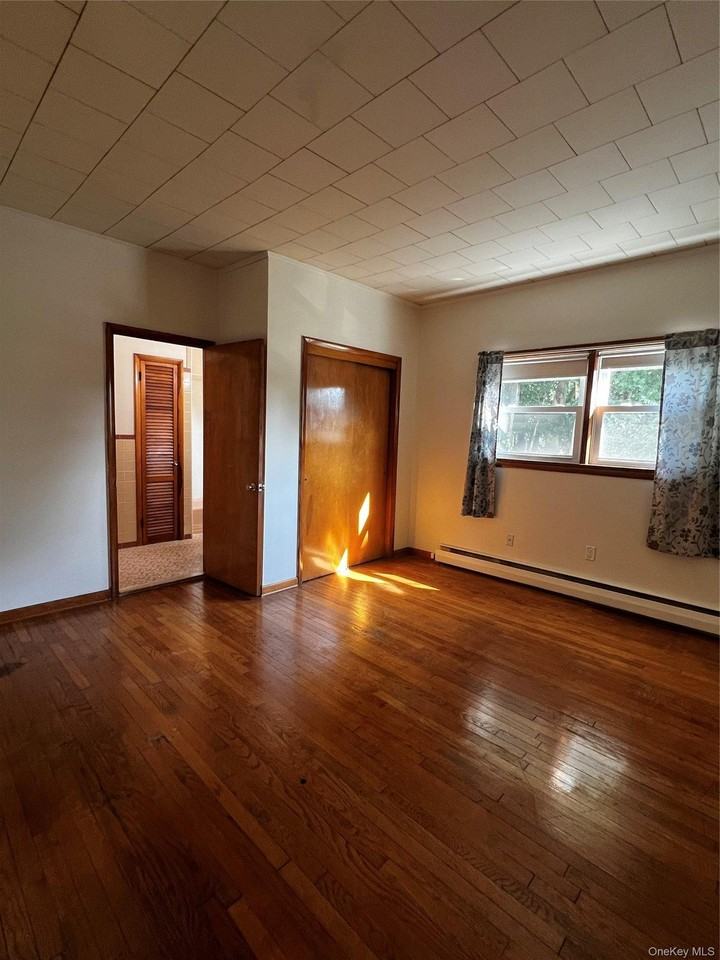 105 Cedar Ave - Photo 6 of 11