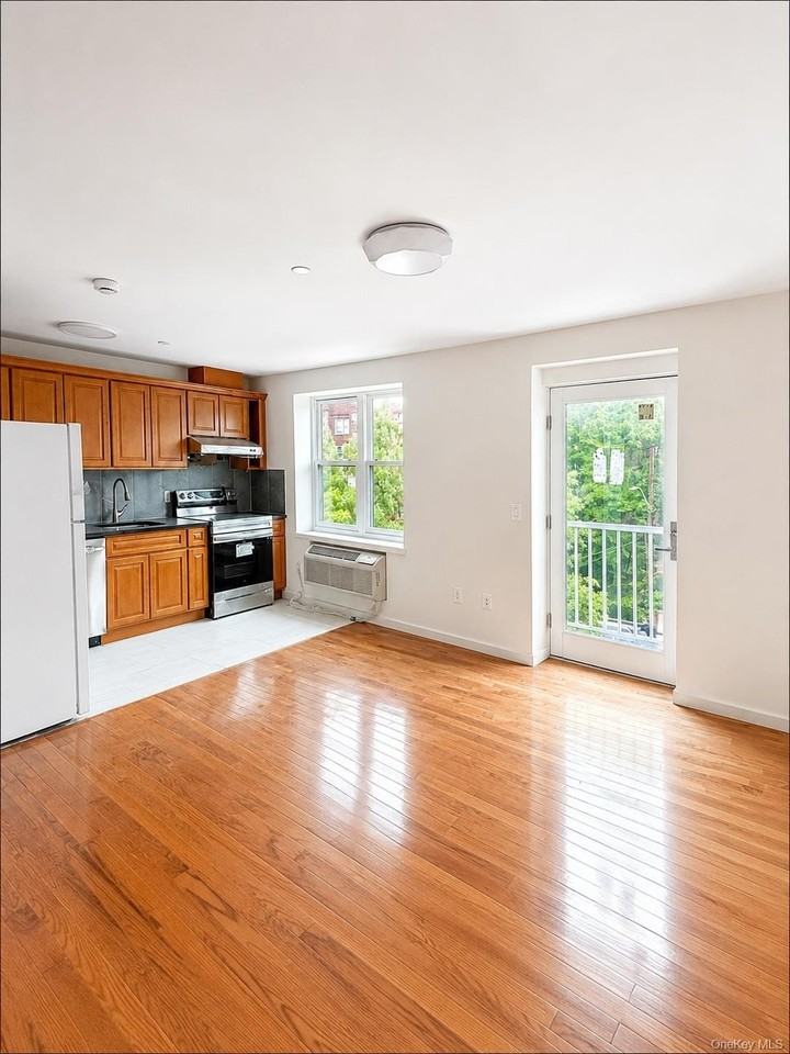 8713 Homelawn St #6 - Photo 5 of 5