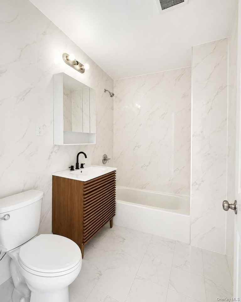 8713 Homelawn St #9 - Photo 4 of 5