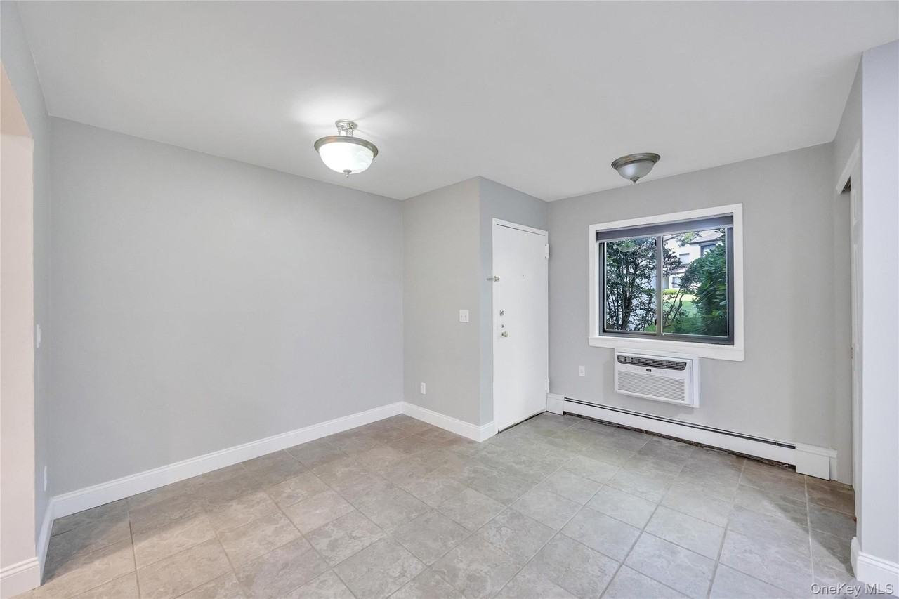 31 Richmond Blvd #1B - Photo 3 of 28