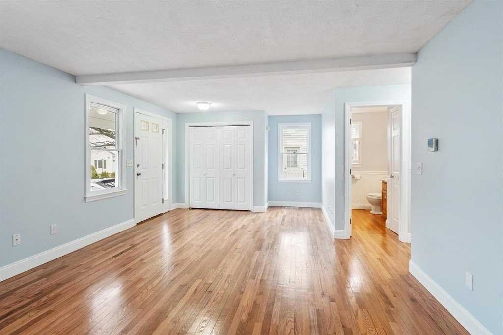 29 Lamplighter Ln - Photo 5 of 39
