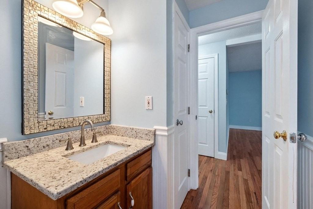 29 Lamplighter Ln - Photo 7 of 39