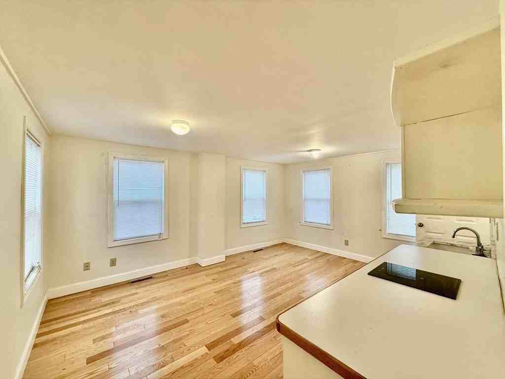 19 Common St #2 - Photo 3 of 9