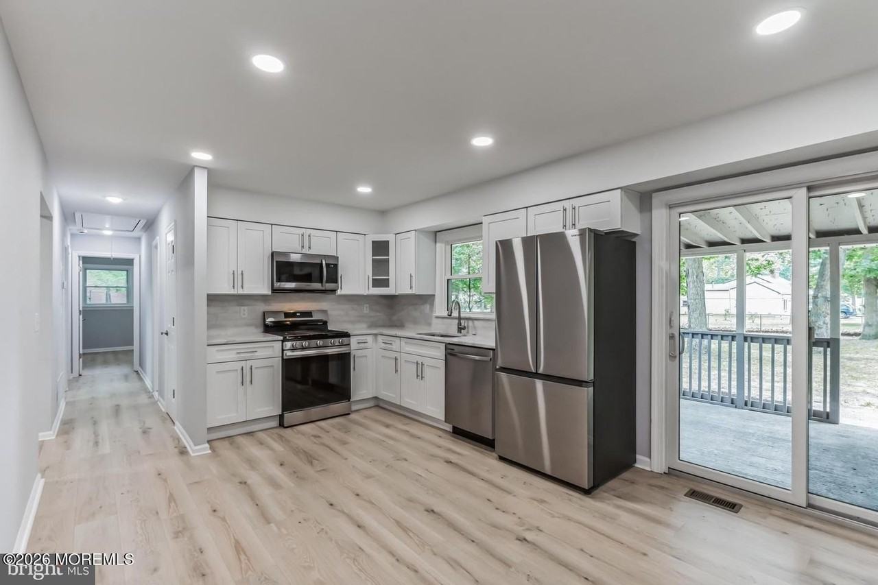 13 Broadway - Photo 2 of 6