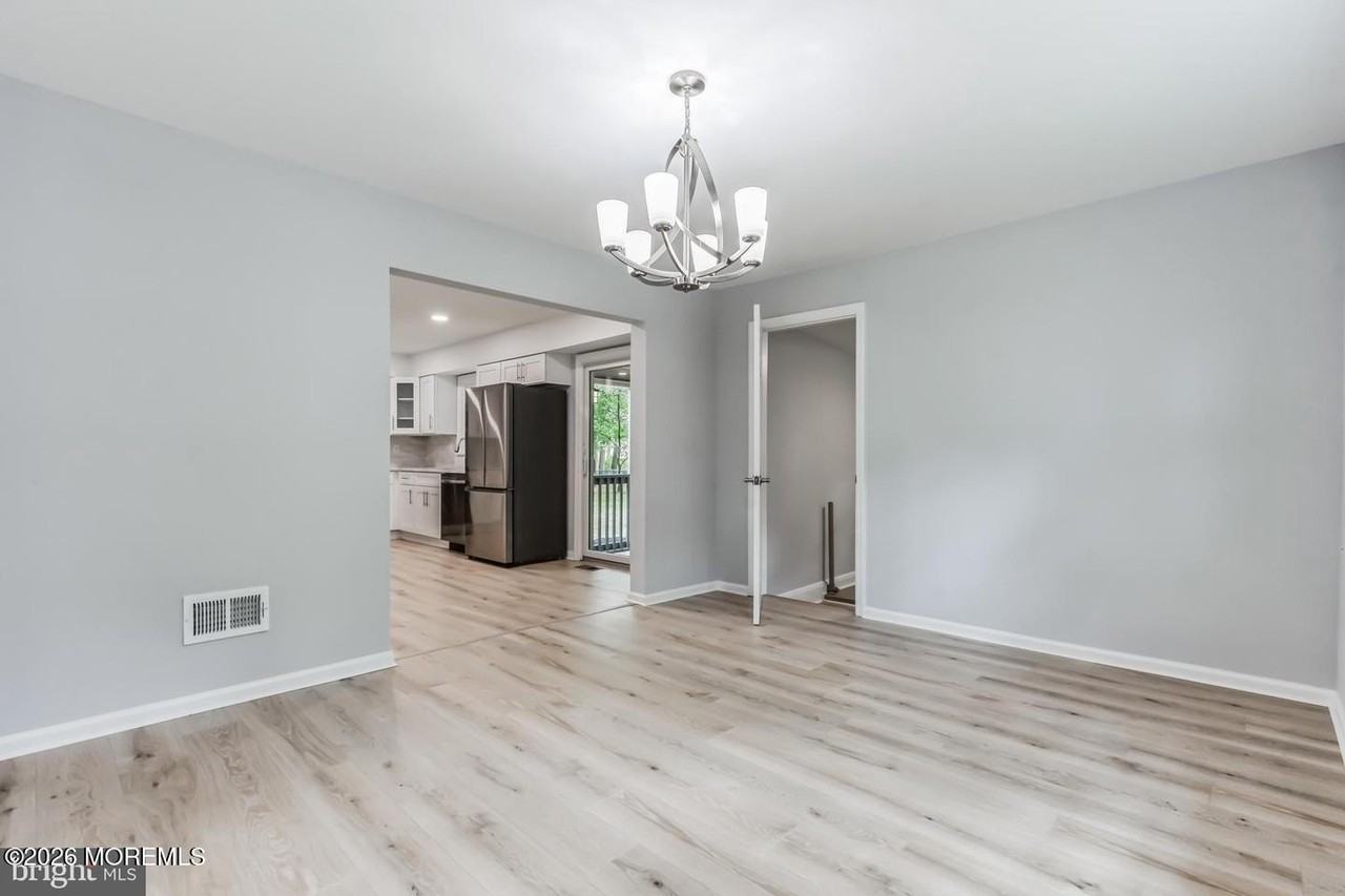 13 Broadway - Photo 4 of 6