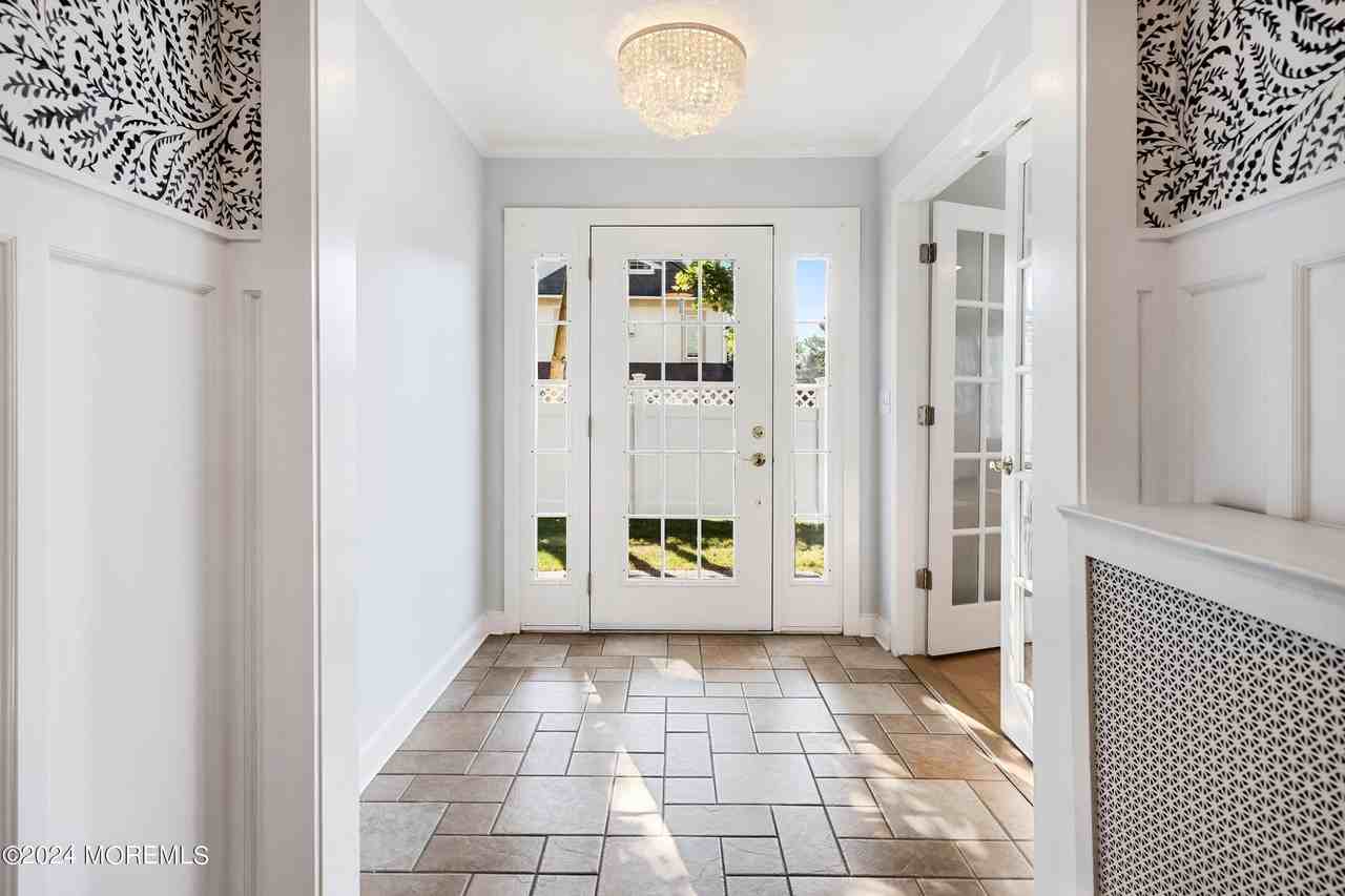 604 Rankin Rd - Photo 6 of 38