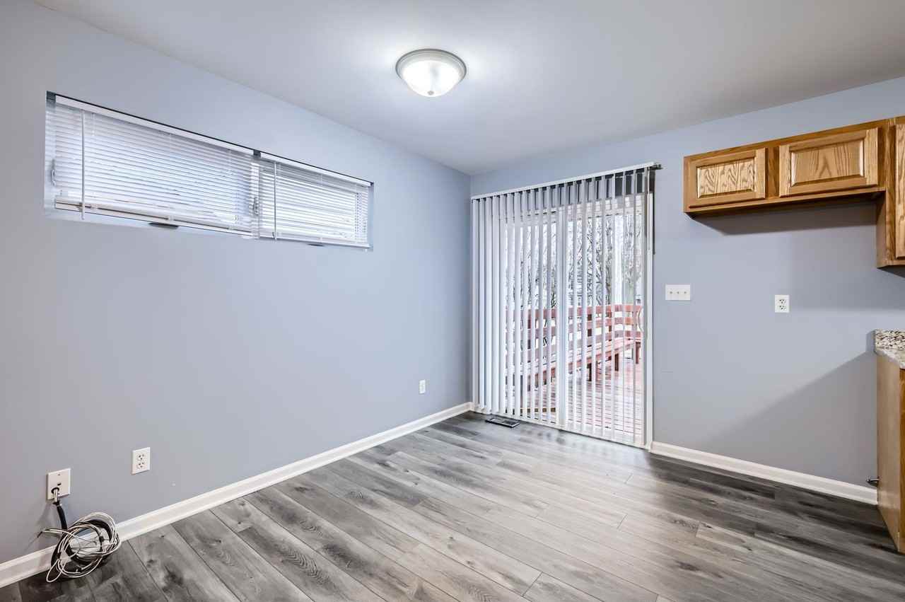 601 Oakwood Dr - Photo 6 of 11