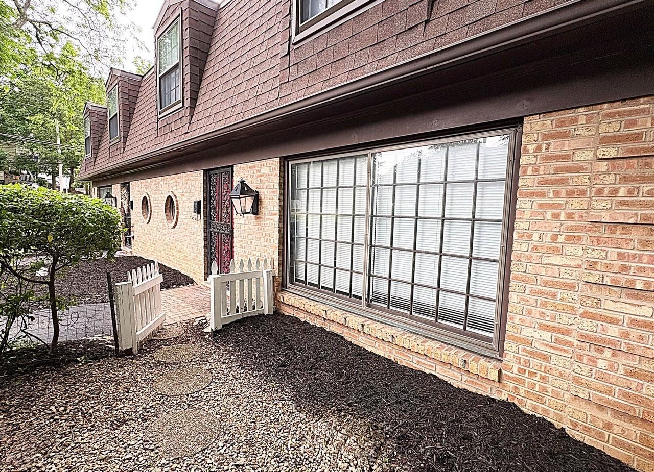 114 W Hillside Ave - Photo 3 of 20