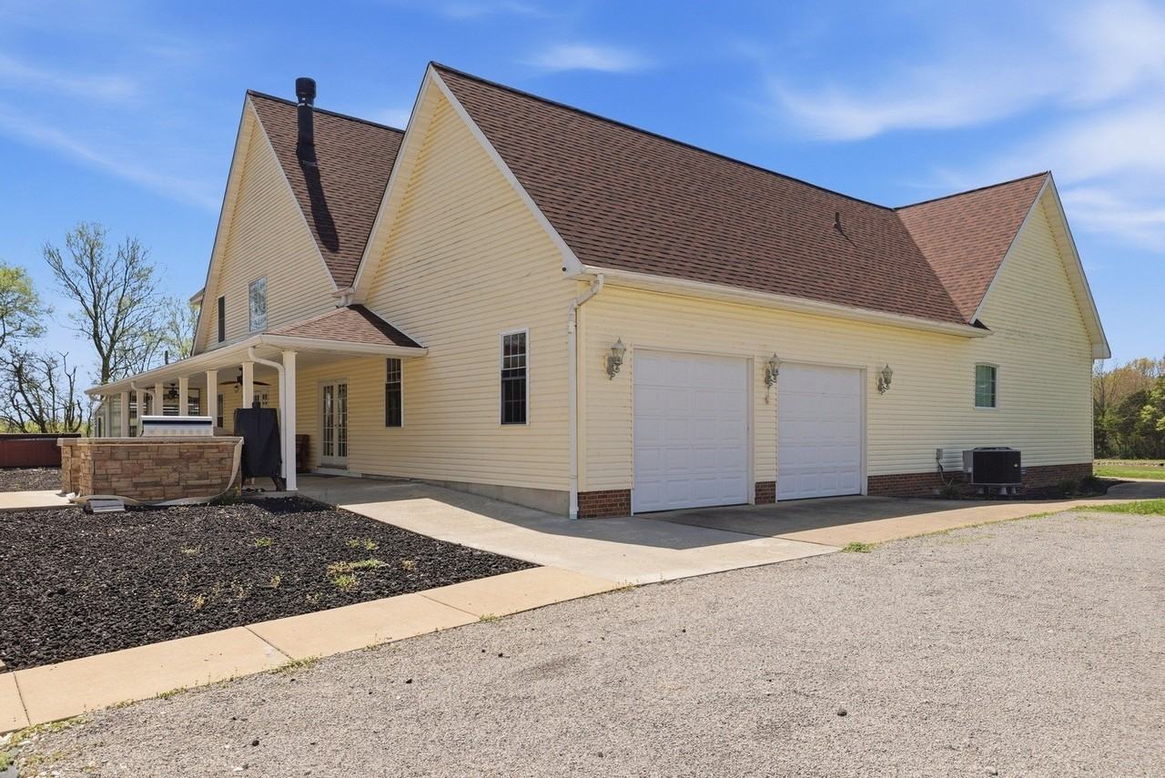 10170 Stilleys Mill Rd - Photo 5 of 50