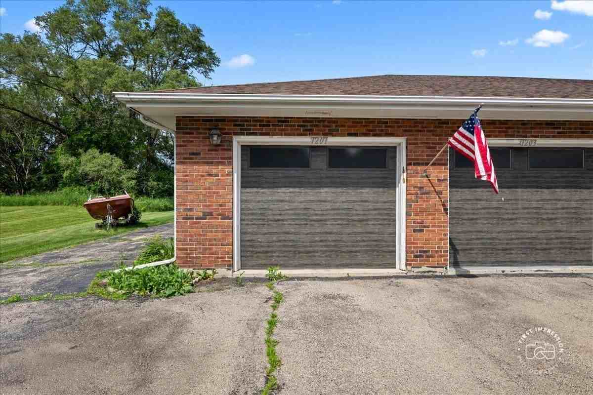 1201 Johnston Dr - Photo 3 of 12