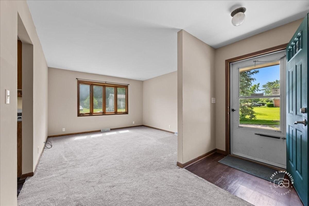 1201 Johnston Dr - Photo 4 of 12