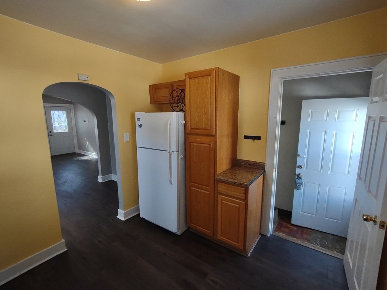 912 Douglas St - Photo 5 of 16