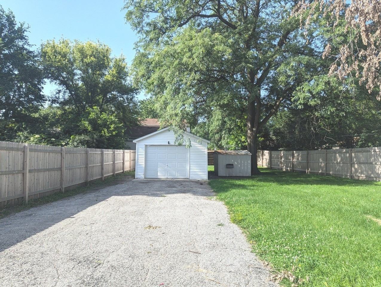 2055 Magnolia Rd - Photo 3 of 26