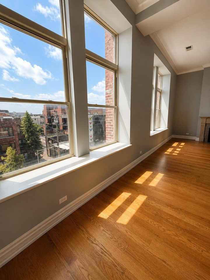 1470 W Carmen Ave #301 - Photo 3 of 21