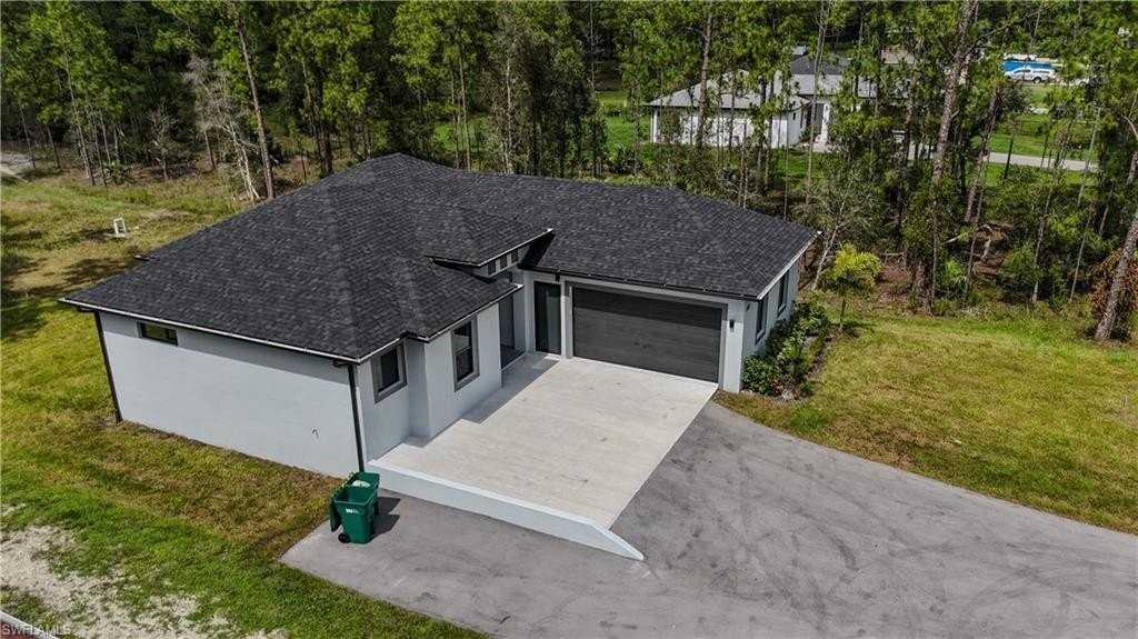 4371 47th Ave Ne - Photo 5 of 42