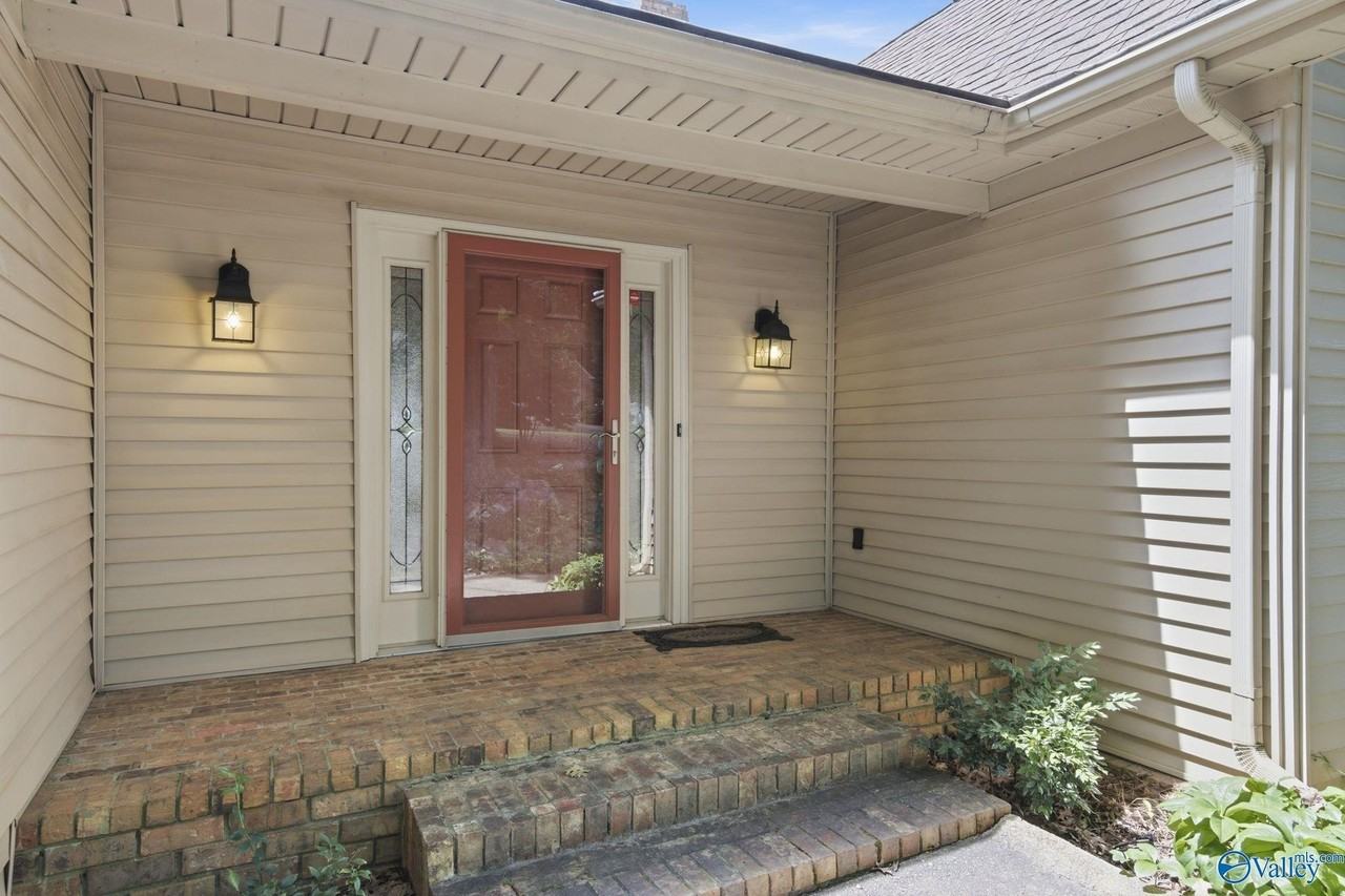 815 Baylor Dr Se - Photo 2 of 41