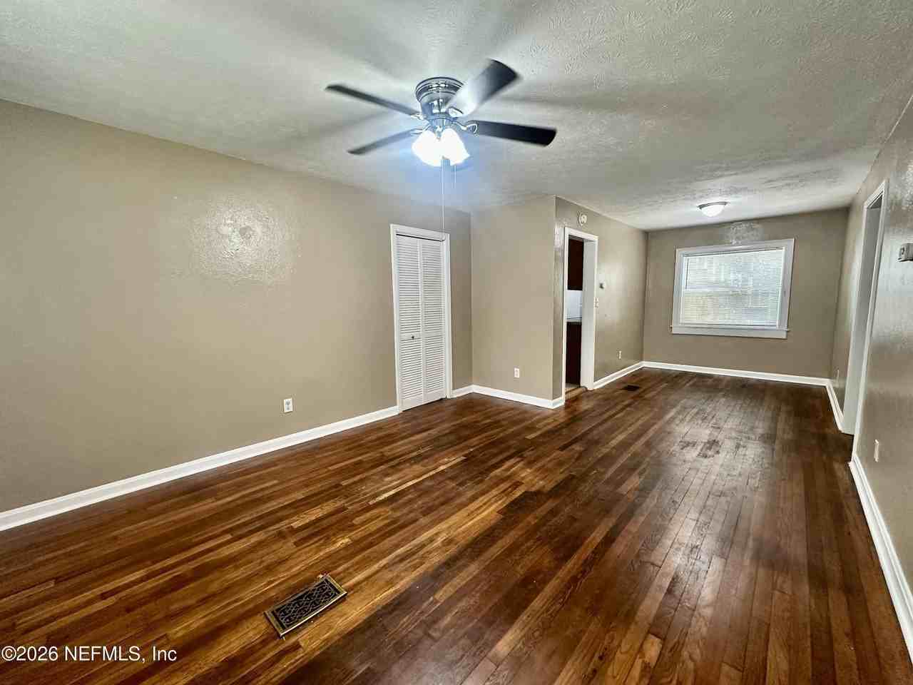 3533 Post St - Photo 2 of 9