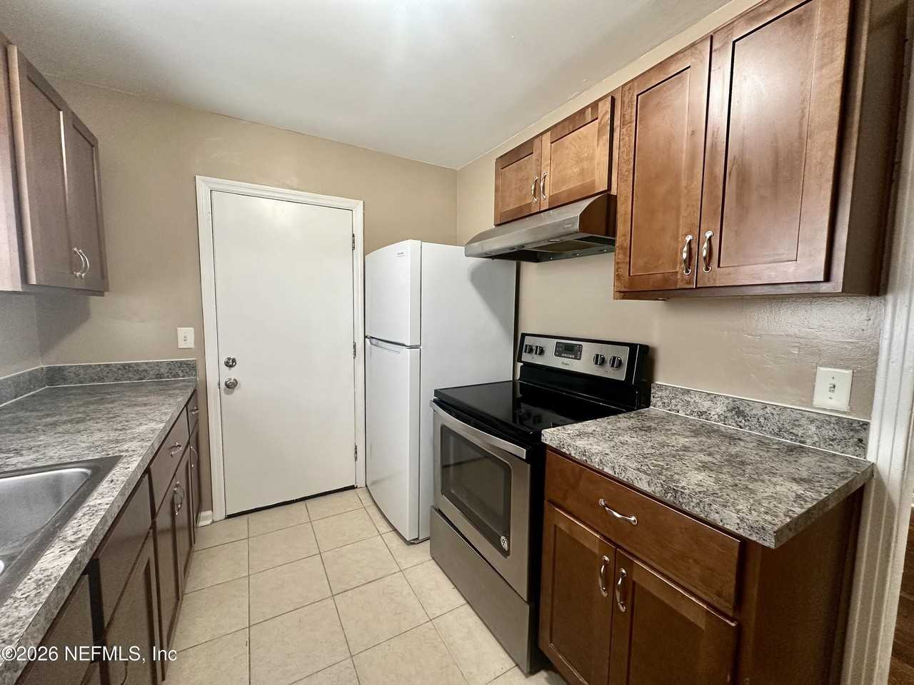 3533 Post St - Photo 4 of 9